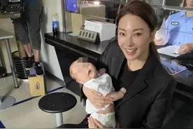 母爱爆棚！张雨绮抱娃拍戏动作娴熟，膝下4岁龙凤胎长势喜人图片