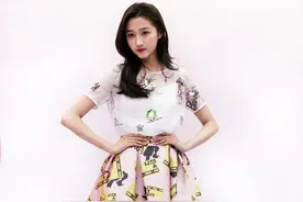 关晓彤被父母捧成大明星，为何亲姐却在卖拉面？图片