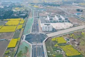 “天府六街通了，可以在家吃早饭了”图片