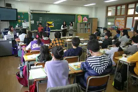 家长欢呼，老师委屈，深圳拟出延迟放学新规引热议图片