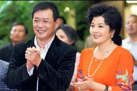 迟志强爆红时因流氓罪入狱，但是他获终身成就奖，上衣超过万元图片