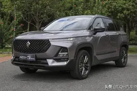 媲美20万的新宝骏RS5，轴距2米7，配9颗品牌音响，支持终身质保图片
