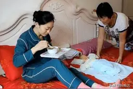 “我妈伺候月子帮你带娃，如今生病不该你照顾吗”“我没这义务”图片