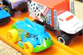 好玩的塑料玩具小汽车模型玩具视频封面