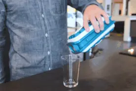 速冻创意黑科技冰格，轻松冻住冰块，1秒取冰超方便图片