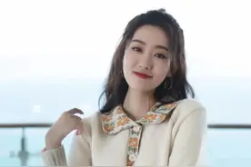 张小斐爆红十几天后，我看到了娱乐圈最势利的现实图片