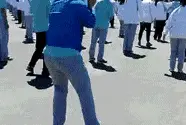 每个学校做早操的时候总有这样一个逗比（动图系列）图片
