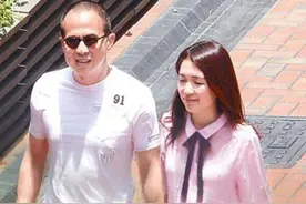 身家290亿的李泽楷，28岁女友被吐槽，为何54岁还不结婚？图片