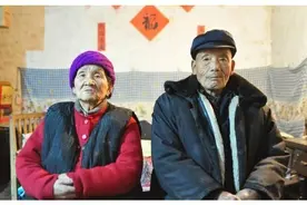 现在的老年人，怎样闯过73岁、熬过84岁两个坎的呢？看完涨知识了图片