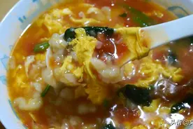 5分钟做好一锅疙瘩汤，不用筷子搅，鲜香美味，天冷喝着爽图片