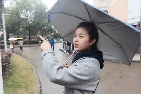已经毕业六年了，小兜和钱贝一起回到杭州的大学校园，都是回忆啊
