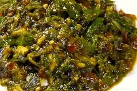 周末美食DIY|有点丑的擂辣椒皮蛋，吃起来却回味无穷图片