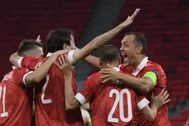 欧国联3-2大狂飙！前世界杯东道主豪取2连胜，领跑积分榜第一图片