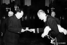 国际法天天谈——递交国书是怎么回事？图片