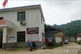 25岁返乡大学生在村里做了两年扶贫专干，现在却很迷茫。图片