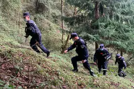 祖国最西南，腾冲边检民警巡逻“共和国1号界碑”图片