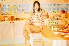 Jennie《Marie Claire》人间香奈儿图片