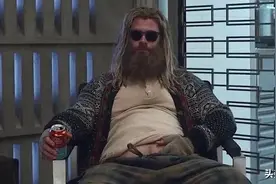 为什么雷神在《复联4》变成肥宅？他长胖了对大家都好图片