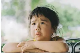 孩子脸上有这5条“美人线”，小时候其貌不扬，长大后却会逆袭图片