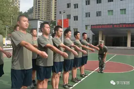 云岩区人武部组织应征青年开展役前教育训练图片