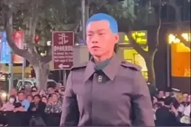 杨幂魏大勋隔空撒糖？但这丑到哭的发色真的一言难尽图片