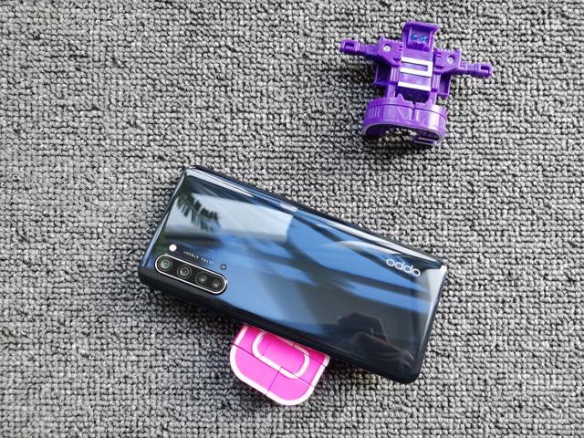 上手体验OPPO K7，轻薄是亮点，2000元档买了不亏