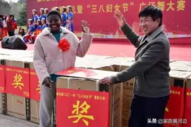 河南农村非洲媳妇，被当地评为“好媳妇”图片