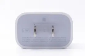 iPhone 13原装，苹果官方A2244 20W PD充电器测评图片