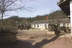 教师节话工资，上班25年工资涨了13倍，我该知足了吗？图片