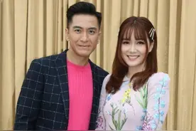 马国明出席活动大秀恩爱，贴心搀扶受伤的女友，笑言：像怀孕一样图片