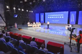 直击民办初中“摇号”现场！家长18时起查询结果图片