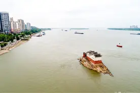 万里长江第一阁：江心唯一寺庙700年来屡毁屡建，重要作用少人知图片
