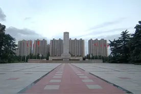 缅怀先烈，奋斗不止图片