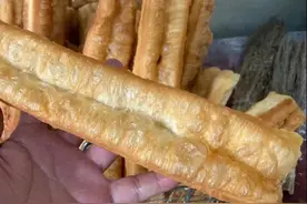油条不蓬松也不酥脆，很大的原因是这几个方面，我们来分析一下吧图片