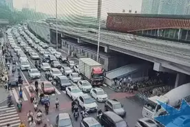 我为群众办实事 | 双桥路进行了“小手术” 多年“堵患”有待治愈！图片