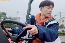 《向往》张艺兴像极了当年的刘宪华，但他对张子枫太拘谨了图片