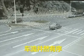 珠海大货车抢黄灯撞毁十几万！买了600万车险却一分不赔，竟全部要自己买单！图片