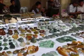 孔雀舞动的瑞丽市——详解云南瑞丽市翡翠玉石市场图片