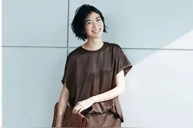 中年女性所爱的“极简穿搭”，随便穿就透着优雅知性，我也爱了图片