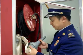 生日当天，他冲进火场勇救数人！致敬！图片