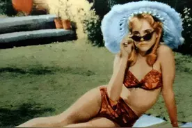 人类到底多能破坏？时尚“比基尼”背后，有一段血色太平洋往事图片