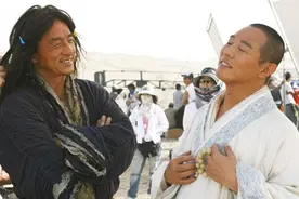 和李小龙齐名的梁小龙能不能打？比成龙李连杰如何？专家给出答案图片