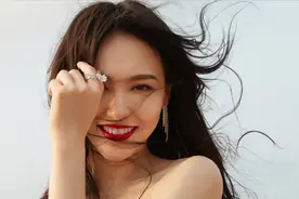 唐嫣被嘲“糊作非为”，双标对待国产和辱华品牌，她应该换团队了图片