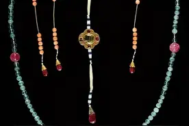 清朝皇帝和官员佩戴的朝珠是什么饰品，为什么其它朝代无需佩戴图片