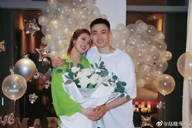 恭喜！中国男篮赵继伟求婚成功，未婚妻是校花级演员，已相恋七年图片