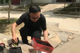 在线教学铁砂掌，用这种东西制沼气，这位物理老师有点不一样图片