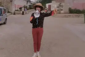 真人才：秸秆禁烧，女子自编顺口溜图片