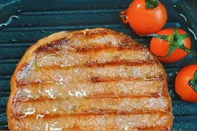 外国人吃牛排一块就能饱，为何中国人吃牛肉一锅还不够？图片