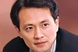 暖心的丁志诚：照顾残疾姐姐30年，为姐姐晚婚，新房留给姐姐姐夫图片