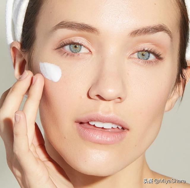 大多数人洗脸都存在这3个误区，浪费钱不说还伤害皮肤，请收藏